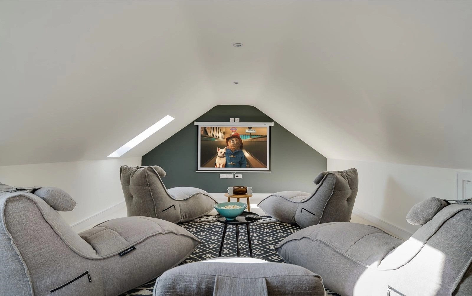 UK home cinema project design – the secret of a gold class lifestyle